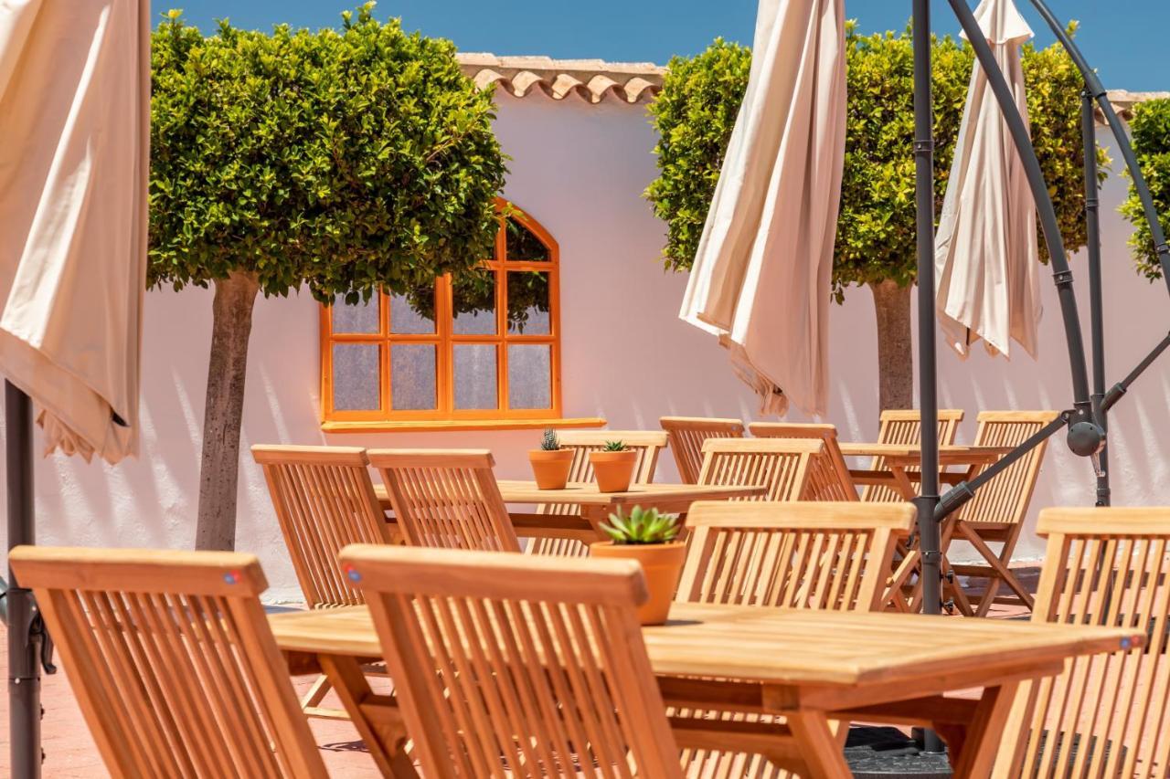 Hotel Marhava Conil De La Frontera Exterior photo